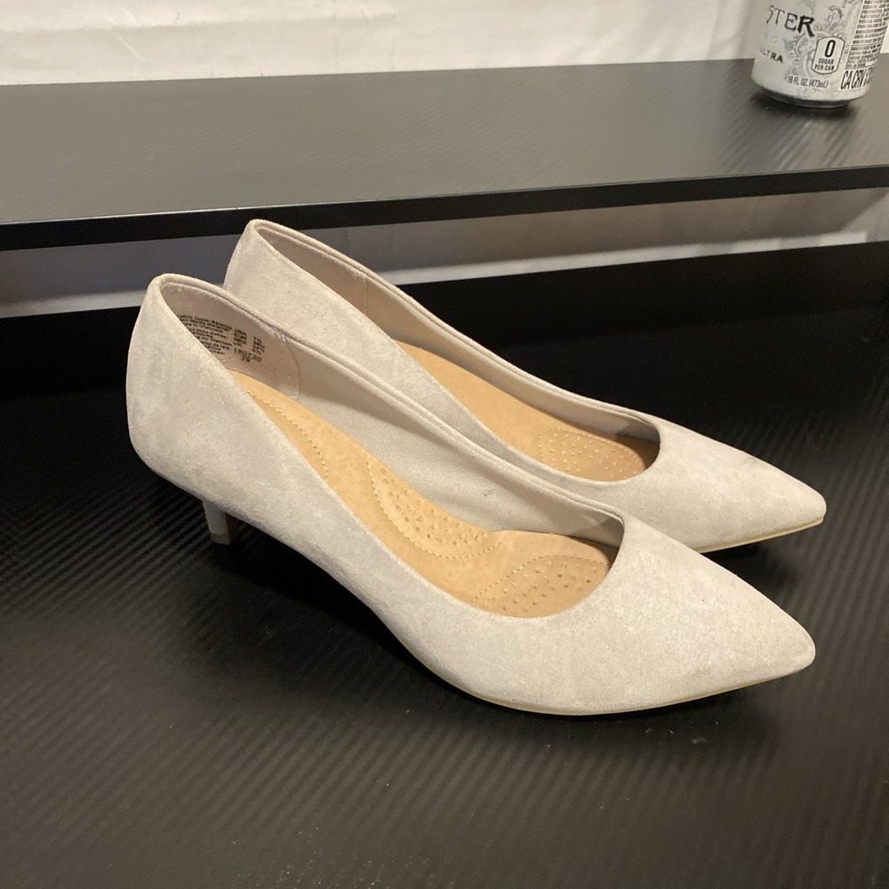 Dexflex Comfort Jeannie Women's Gray Faux Suede Pointed Toe Pump Shoes M SZ 7.5